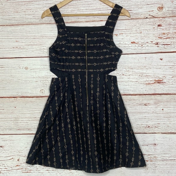 NWT Urban Outfitters Ecote Cut Out A-Line Mini Dress in Black Print Sz 4 - Picture 11 of 16
